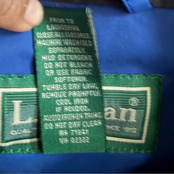 L.L. Bean Kid's Two-Tone Blue Primaloft Snow Ski Jacket - Picture 3 of 8